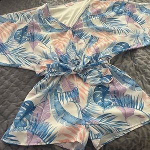 Pink Lily Floral Romper excellent pre used condition